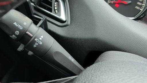 Peugeot 308 SW 1.6 BlueHDi 120 EAT6 - GT Line – 2017 – 136964 km – Diesel – Boîte Automatique — photo 15