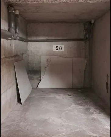 Parking securise -1-