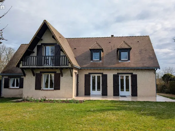 A LOUER : Maison de 168m2 avec 4 chambres et jardin - Région de Dreux