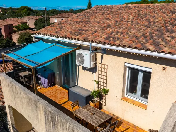T3 rénové 63 m² - Balcon 18 m², jardin privatif 200 m², garage - Villeneuve-lès-Avignon