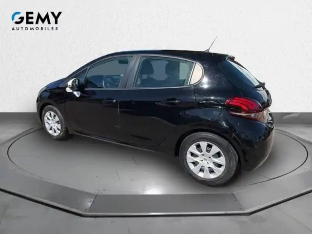 Peugeot 208 puretech 68ch bvm5 — photo 7