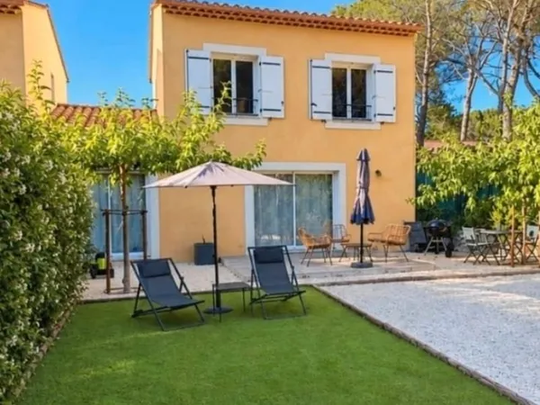 BELLE VILLA TRÈS RECENTE(2022) 118 m2, très lumineuse, au calme, T4, 3 grandes chambres, 2 Sb, DPE A