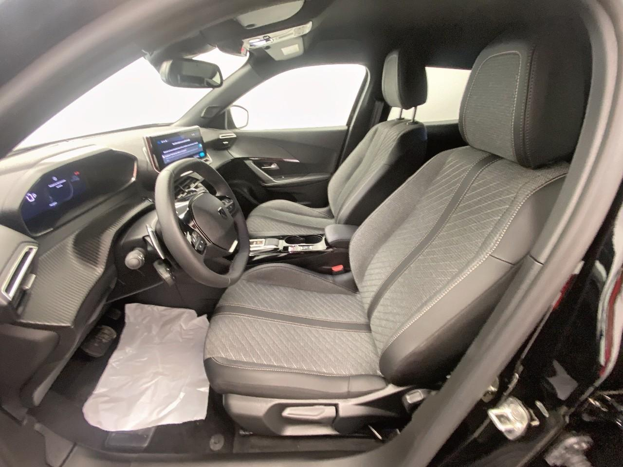 Peugeot 2008 hybrid 145 e-dcs6 allure — photo 9