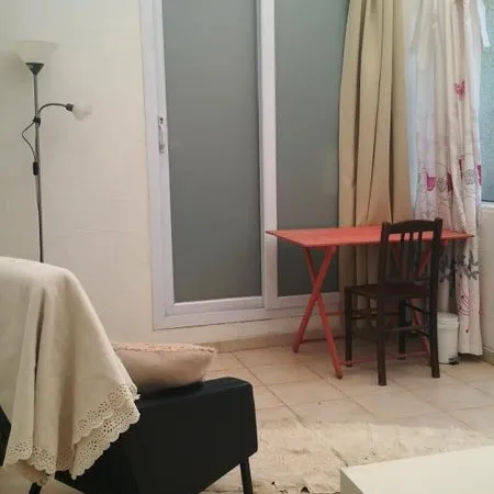 chambre 20m2 en coloc. dans pavillon avec jardin