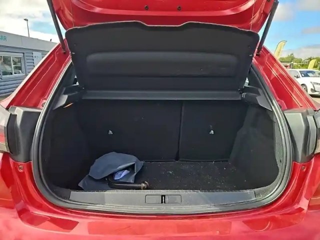 Peugeot 208 puretech 100 s&amp;s eat8 — photo 6