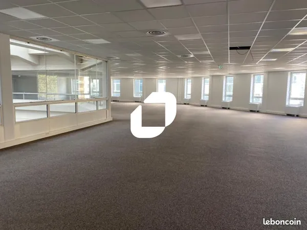 Bureau 1 269 m²