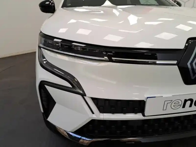 Renault Megane e-tech ev60 220 ch super charge — photo 9