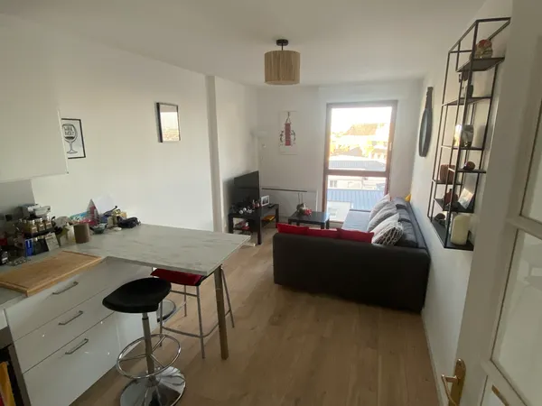 T2 meublé 36 m² - Place Viarme - 7e étage avec parking en sous-sol - 730 € CC
