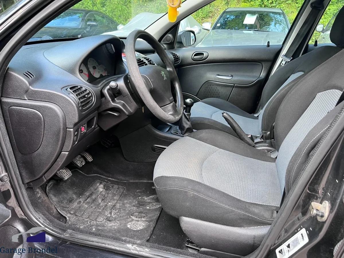 Peugeot 206 occasion - Essence - 2004 - 190 000 km - 3 400 € - Sathonay-Camp (Rhône) 992786245195 — photo 9