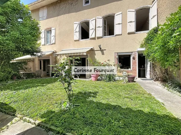 Magnifique maison de caractèreà vendre 8 pièces et jardin coeur de ville