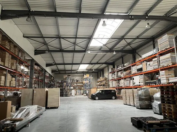 Local d'activité 4886 m²