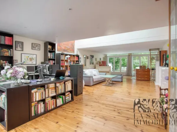 Propriété d'exception de 243 m2- Maison de ville et loft ouverts