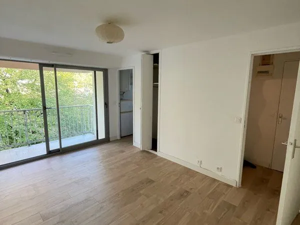 À louer T 1 quartier hôpitaux