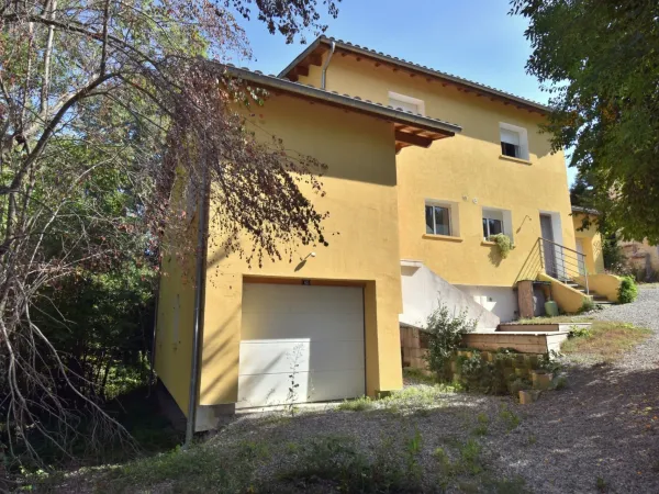 Maison contemporaine 4 pièces avec terrasse, garage et cave à 15 min de Digne-les-Bains