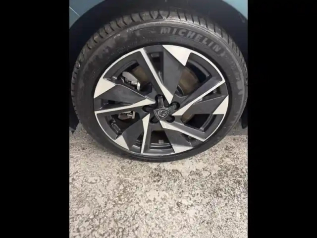 Peugeot 308 sw phev 180ch allure e-eat8 — photo 8