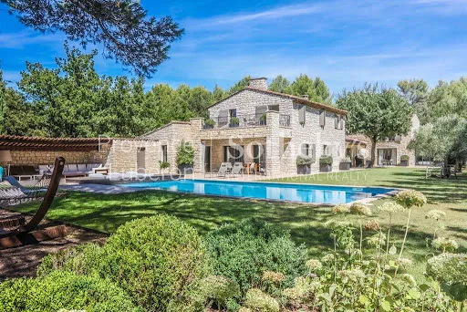 Maison 10 pièces 295 m²