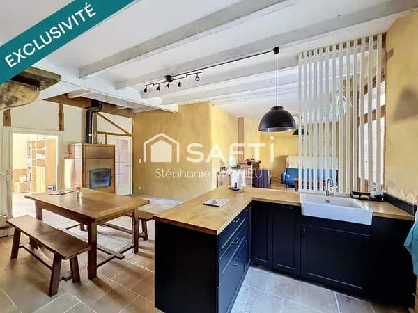 Maison de caractère aux multiples possibilités !