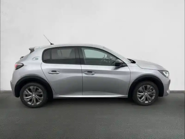 Peugeot 208 electrique 50 kwh 136ch — photo 4