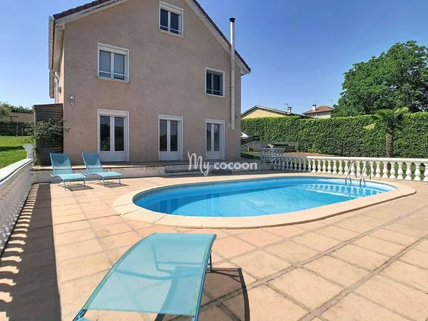 Maison 7 pièces 217 m²
