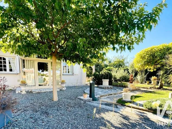 Maison de plain-pied 7 pièces 171 m²