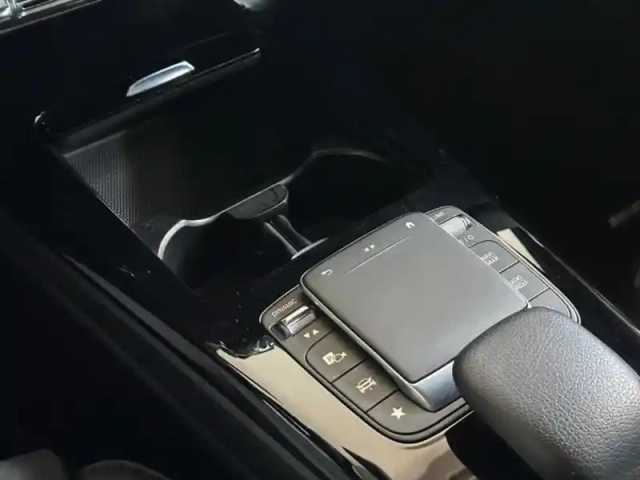 Mercedes Cla 200 d coupé amg line — photo 18