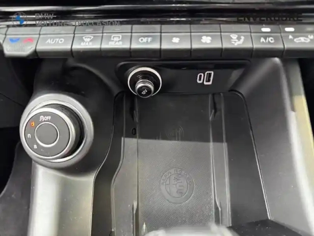 Alfa Romeo Tonale 1.3 phev 280ch edizione speciale at6 e-q4 — photo 9