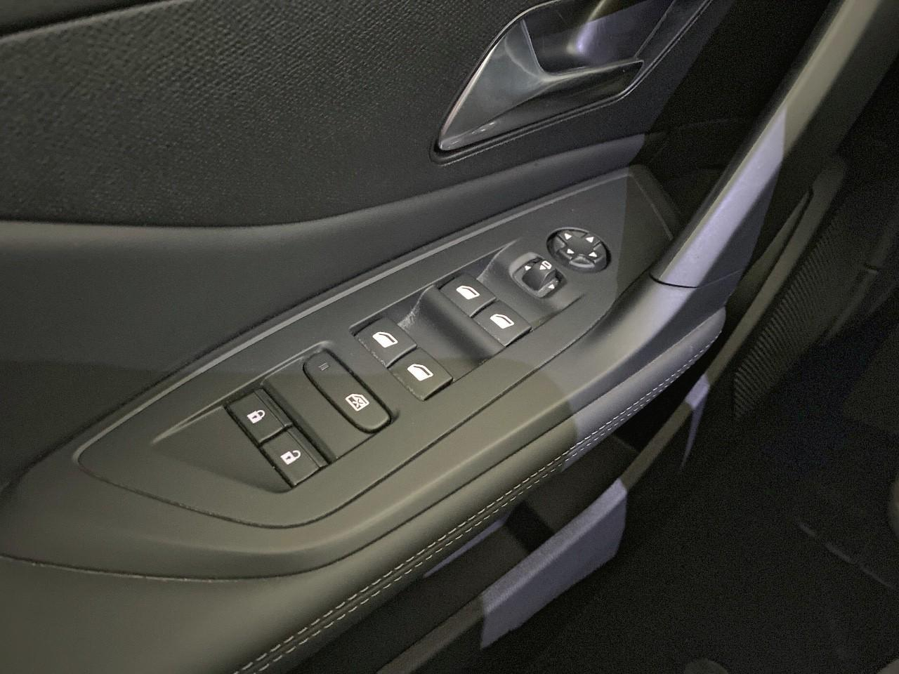 Peugeot 308 hybrid 145 e-dcs6 allure — photo 20