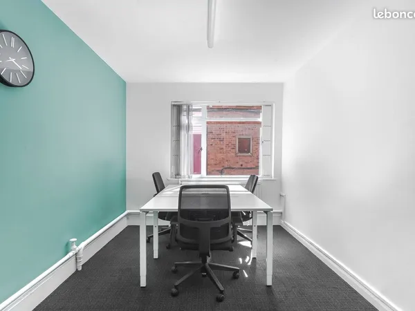 Bureau privé à louer pour 2 personnes à Reze, South Garden Rezé