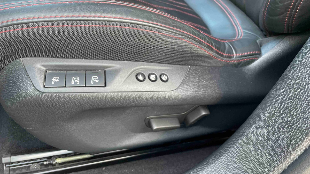 Peugeot 308 2.0 BlueHDi 180ch S&amp;S EAT6 — photo 26