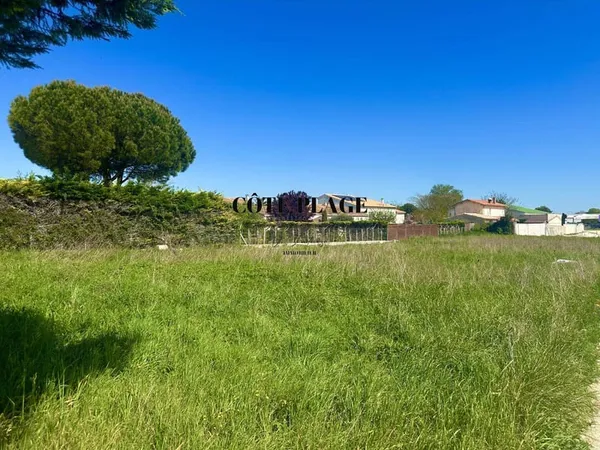 Terrain constructible 584 m²