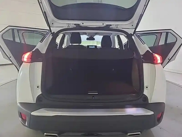 Peugeot 2008 puretech 130 s&amp;s eat8 — photo 6