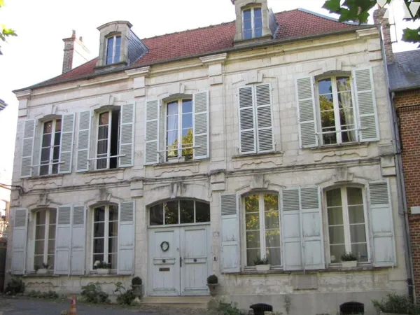 Maison 7 pièces 210 m²