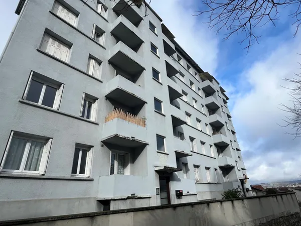 INVESTISSEMENT LOCATIF - APPARTEMENT F4 SECTEUR CRÊT DE ROC