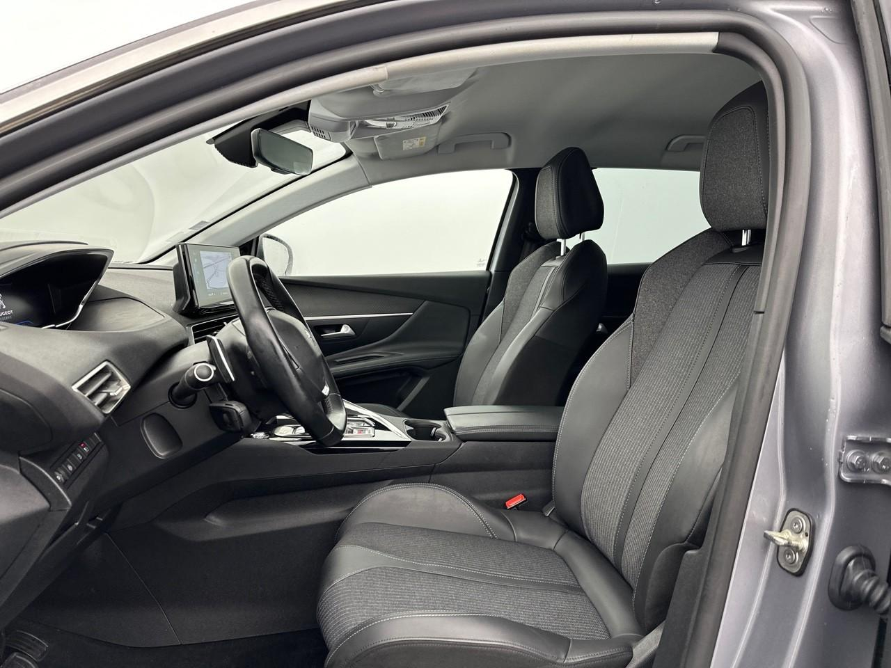 Peugeot 3008 hybrid 225 e-eat8 allure — photo 10