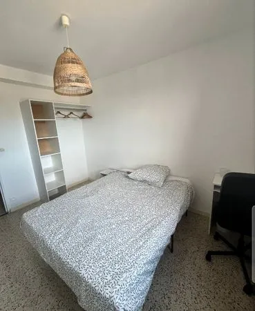Appartement t4 proche faculté