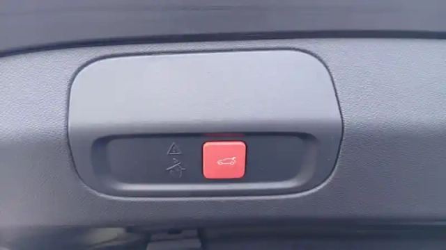 Peugeot 408 hybrid 145 e-dcs6 — photo 70