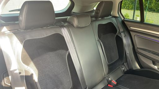 Renault Megane Estate 1.5 dCi 110 - Intens – 2018 – 111679 km – Diesel – Boîte Manuelle — photo 67
