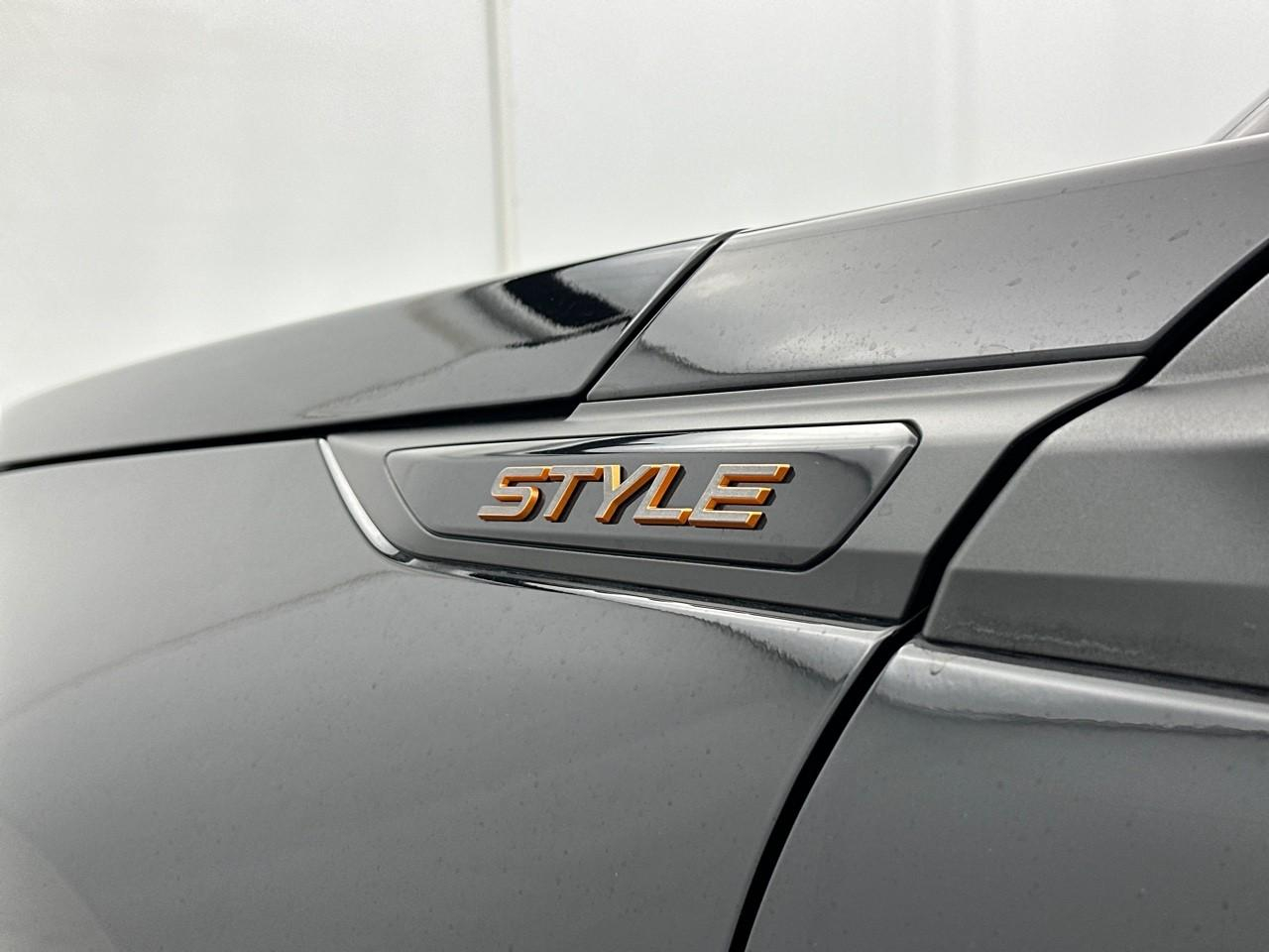 Peugeot 2008 hybrid 145 e-dcs6 style — photo 31