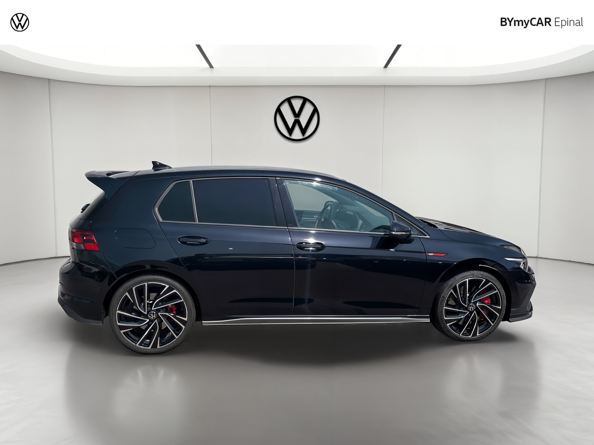 Volkswagen Golf 2.0 TSI 300 DSG7 — photo 6