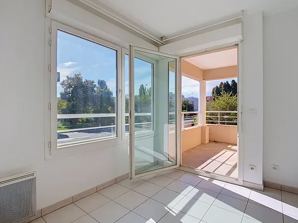 A louer à PAU (294 Boulevard de la Paix) Appartement T2 de 42,52 m² avec balcon au 1er étage avec as