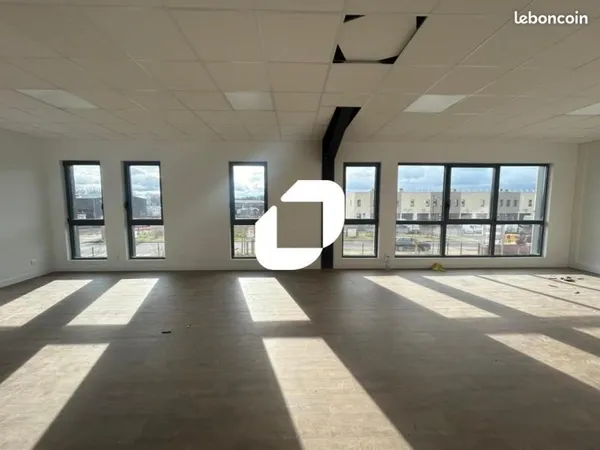 Local d'activité 218 m²
