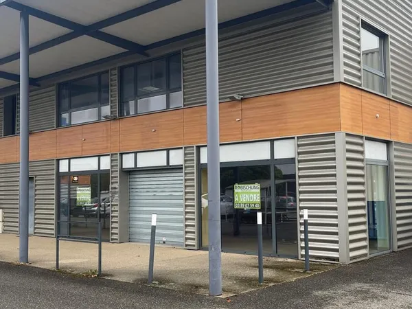 DANNEMARIE : local commercial avec excellente visibilité !