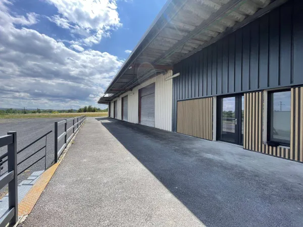 Local d'activité 1500 m²