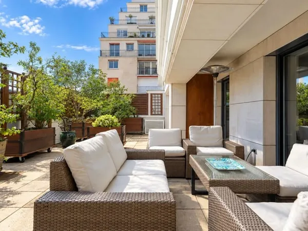 Appartement Paris 5 pièce(s) 136.67 m2