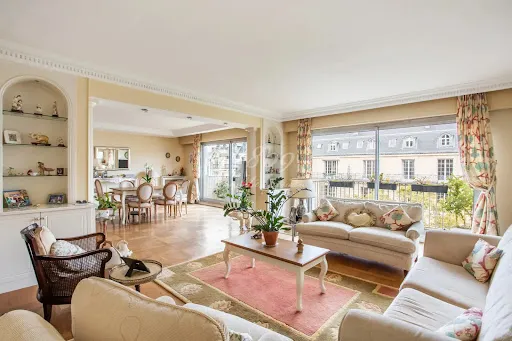 Appartement 5 pièces 163 m²