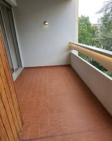 T2 MEUBLE RUE CHAZIERE LYON 4