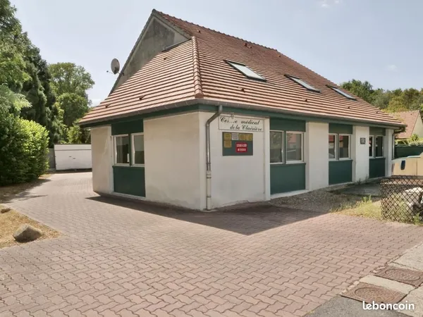 Bureau 250 m²