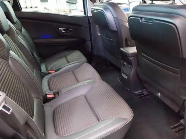 Renault Scenic blue dci 150 — photo 14