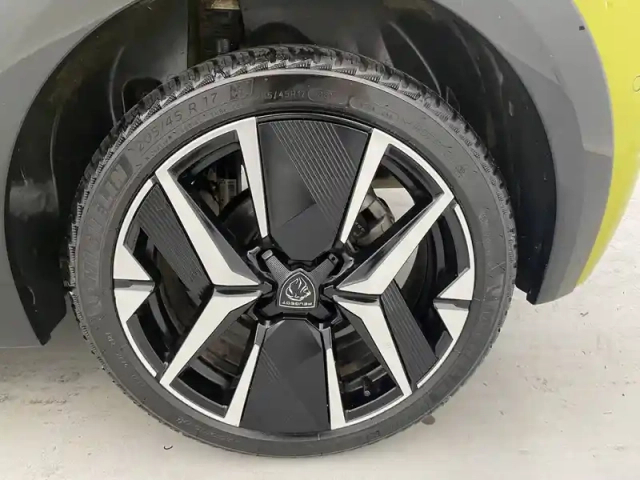 Peugeot 208 puretech 100 s&amp;s bvm6 — photo 16