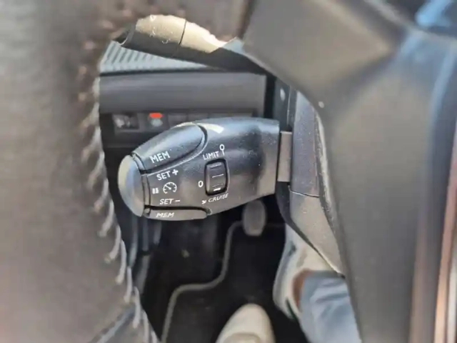 Peugeot 2008 puretech 100 s&amp;s bvm6 — photo 47